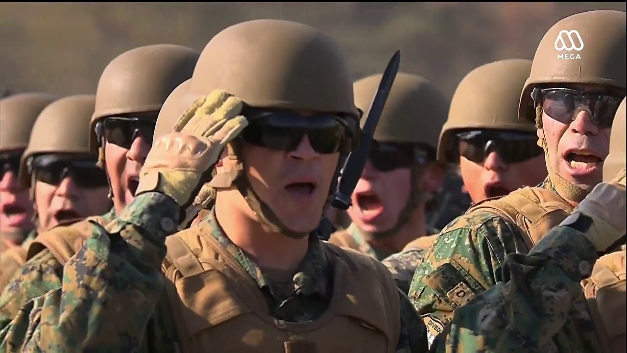 Efectivos del Ejército entonan 