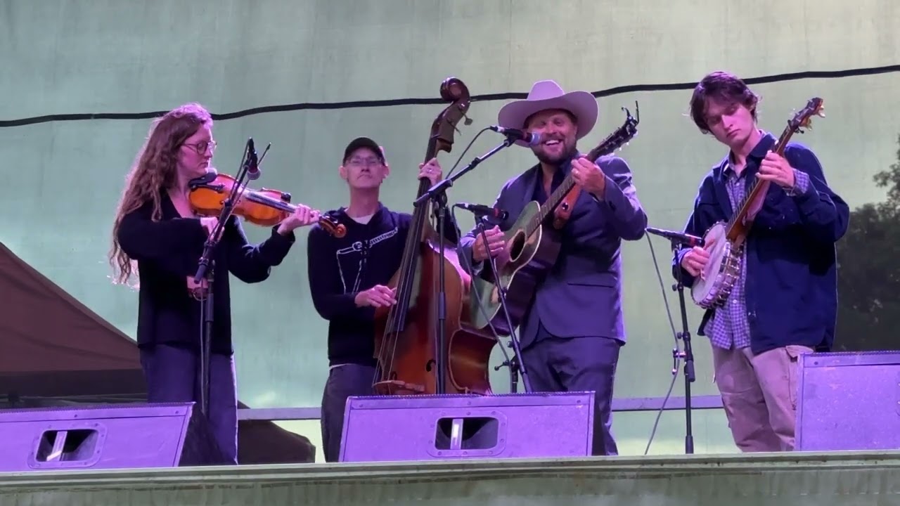 The McCoys - Clifftop 2025 Concert - Walking In The Parlor