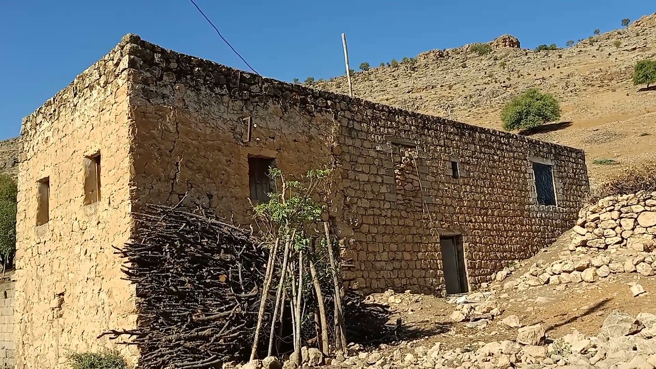 MARDİN SAVUR DURUSU KÖYÜMÜZÜN GÜZEL  TARİHİ  EV  VE  SOKAKLARININ GÖRÜNTÜSÜNÜN KLİBİ: 🌳🌿🌲