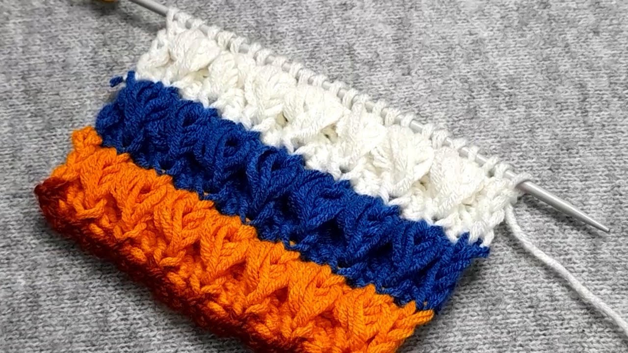KNITTING PATTERN FOR SWEATERS/TWO COLOUR PATTERN