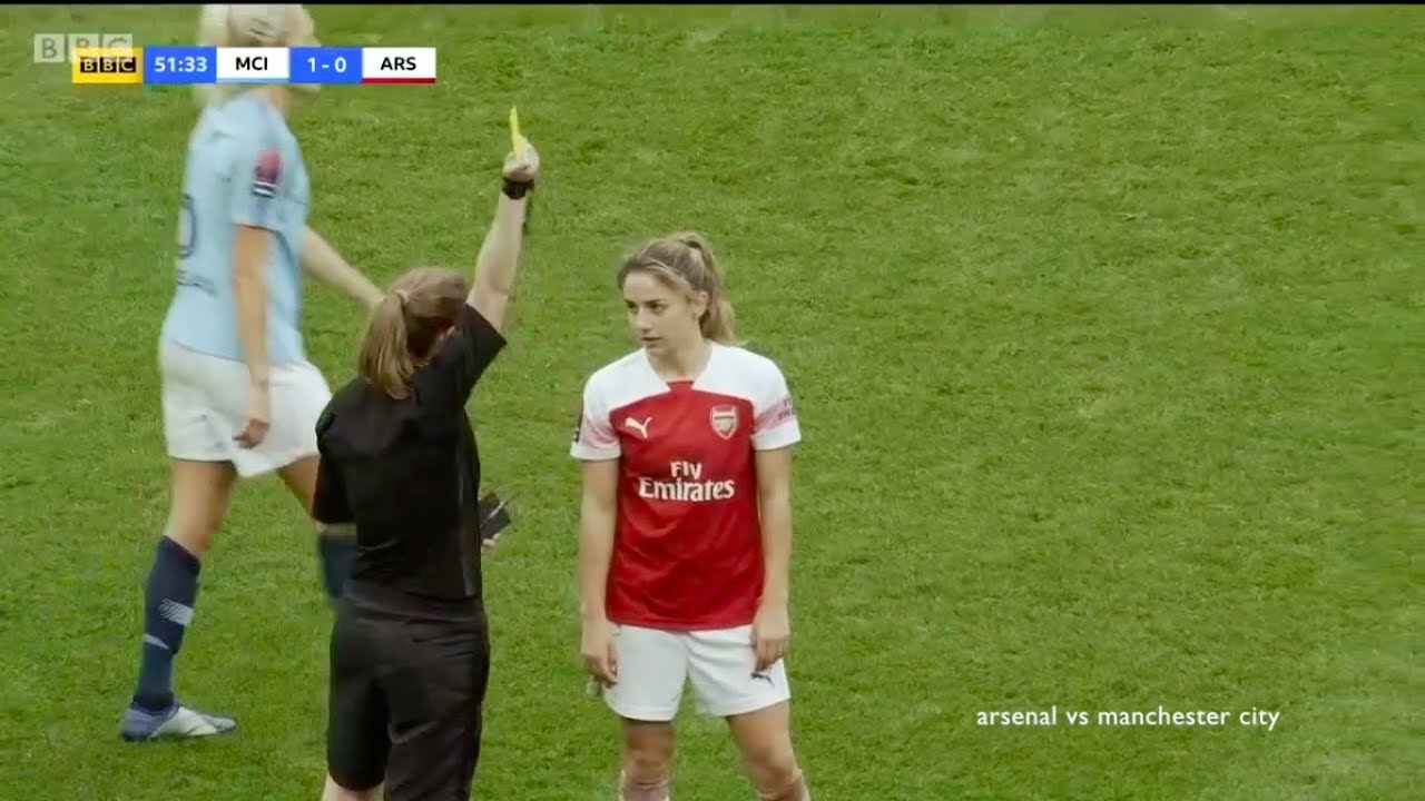 daniëlle van de donk getting yellow cards for 4 minutes and 36 seconds