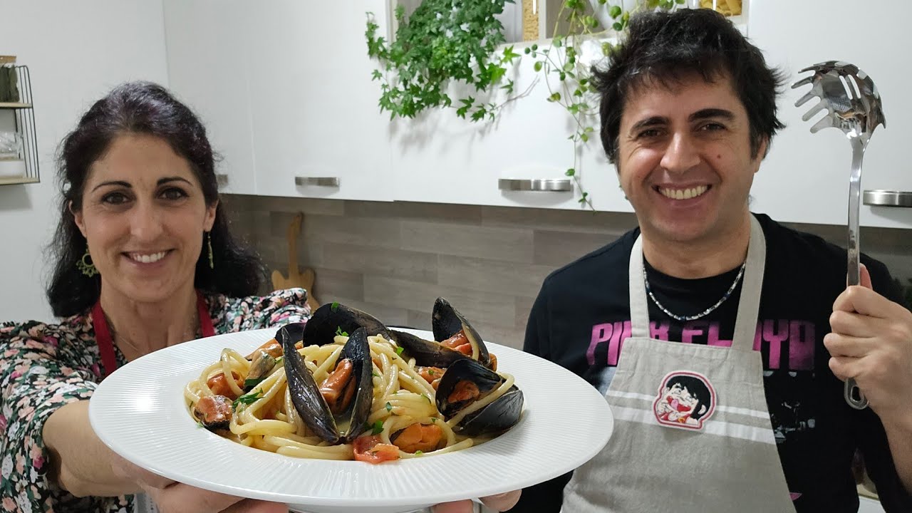 Spaghetti con cozze e pomodorini - Ricetta