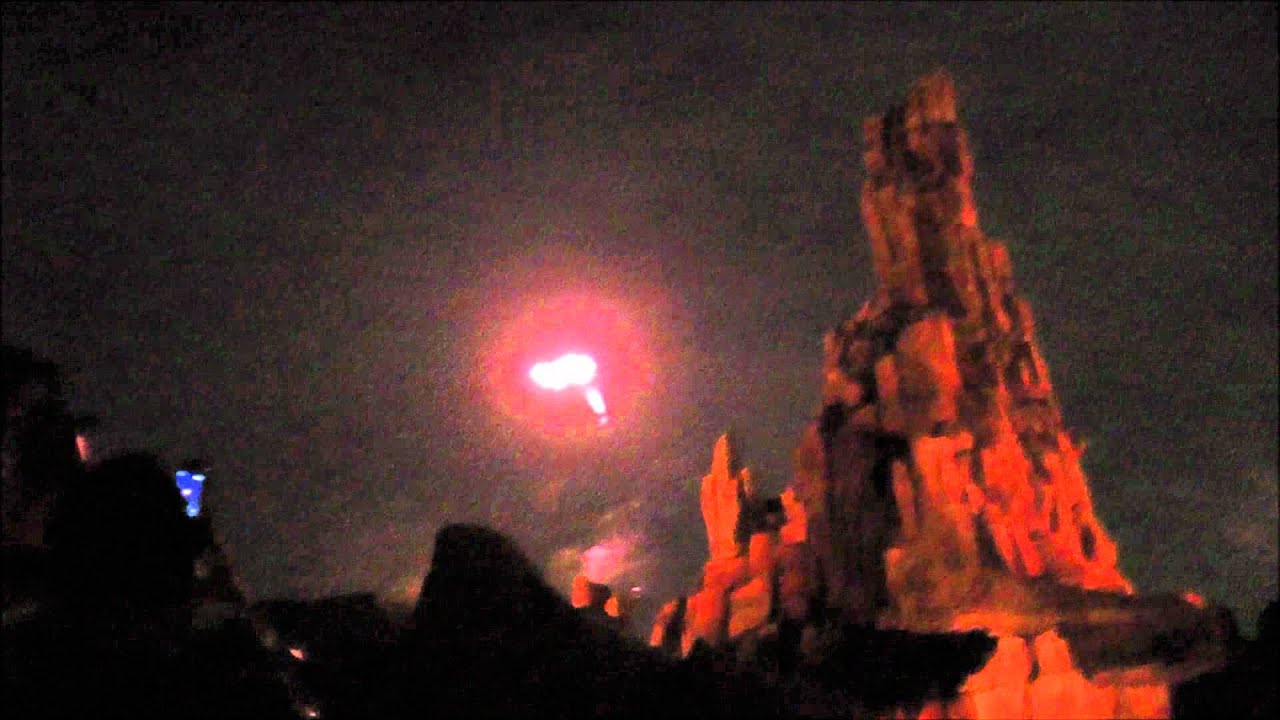 Big Thunder Mountain Railroad (Nighttime), Magic Kingdom, Walt Disney World HD (1080p)