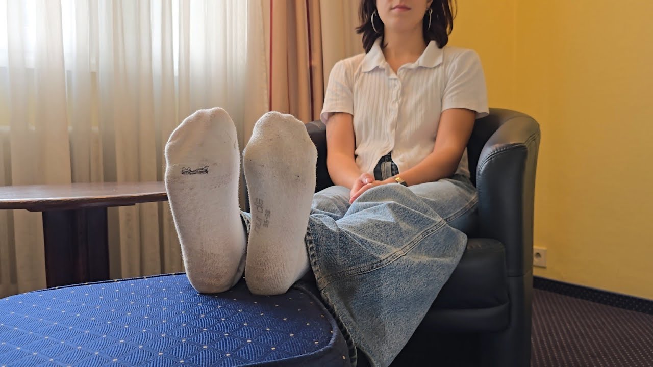 Diana's ticklish interview (shoes to barefoot, armpit tickling) with subtitles