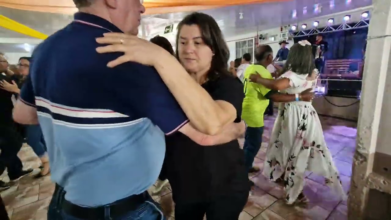 OUTRO BAILE NA SERRA/MANGUEIRINHA/SENSAÇÃO FANDANGUEIRA.