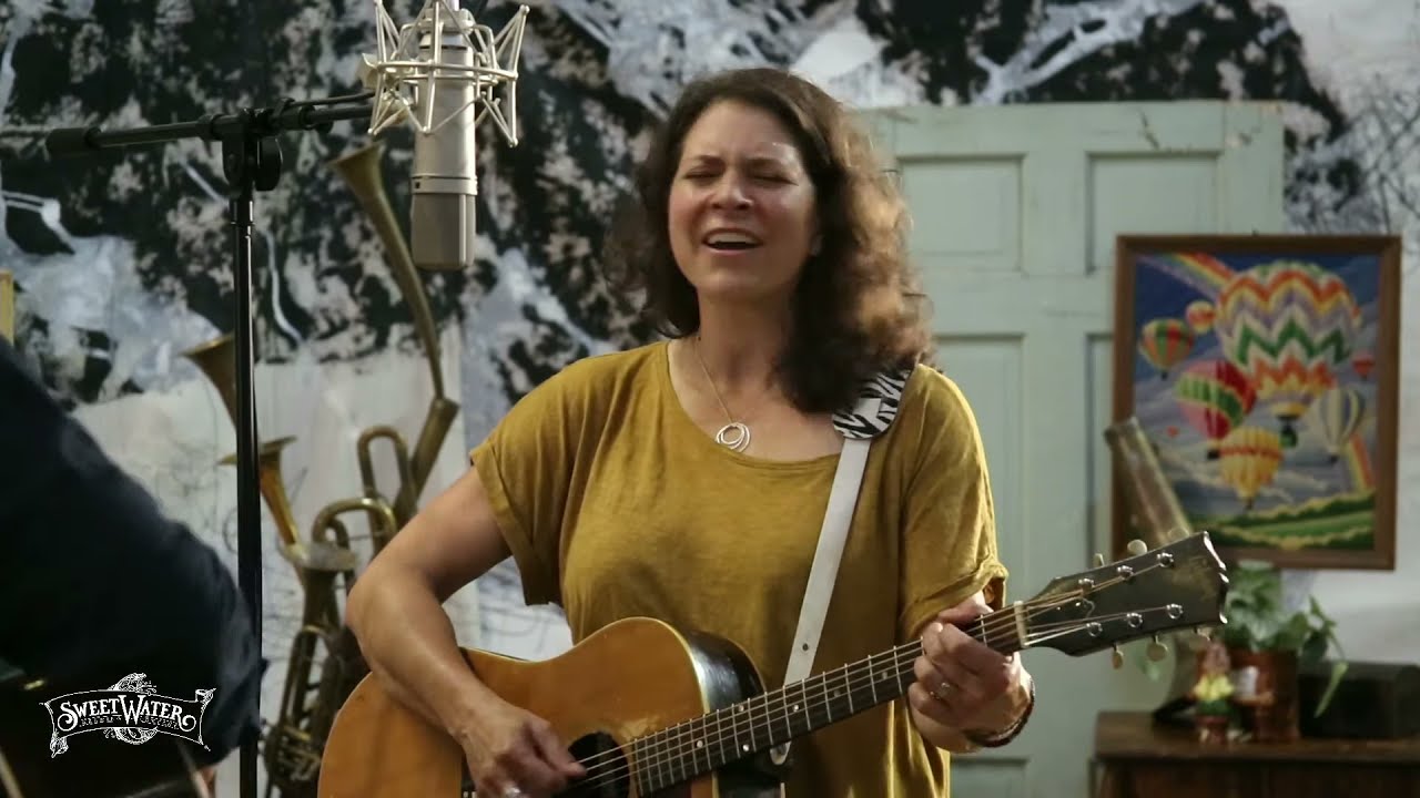 Kris Delmhorst and Jeffrey Foucault live at Paste Studio on the Road: Green River Festival
