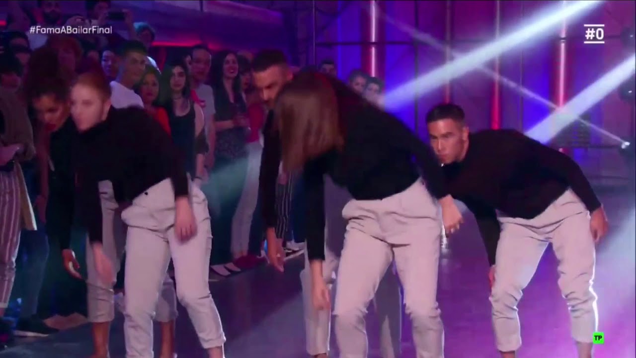 Walk On Water - Grupal Profesores - FAMA A BAILAR