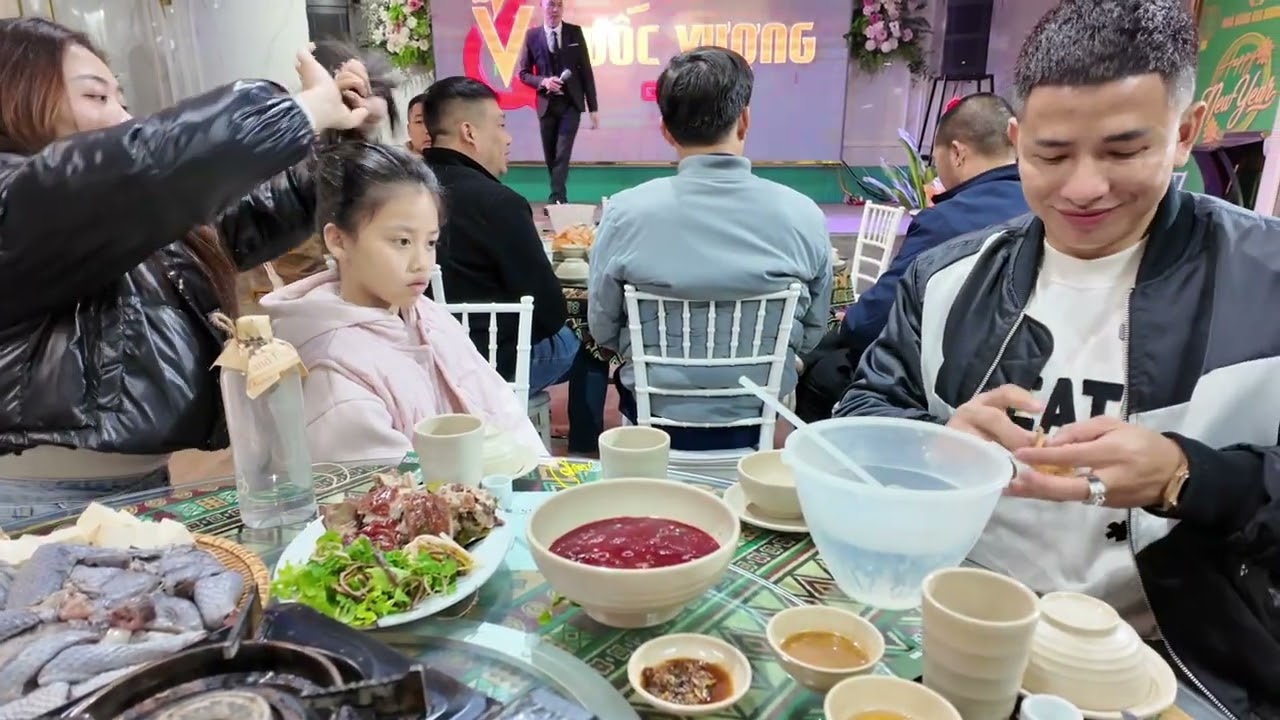 MUKBANG TIẾT CANH NGỰA CAO NGUYÊN MỘC CHÂU 