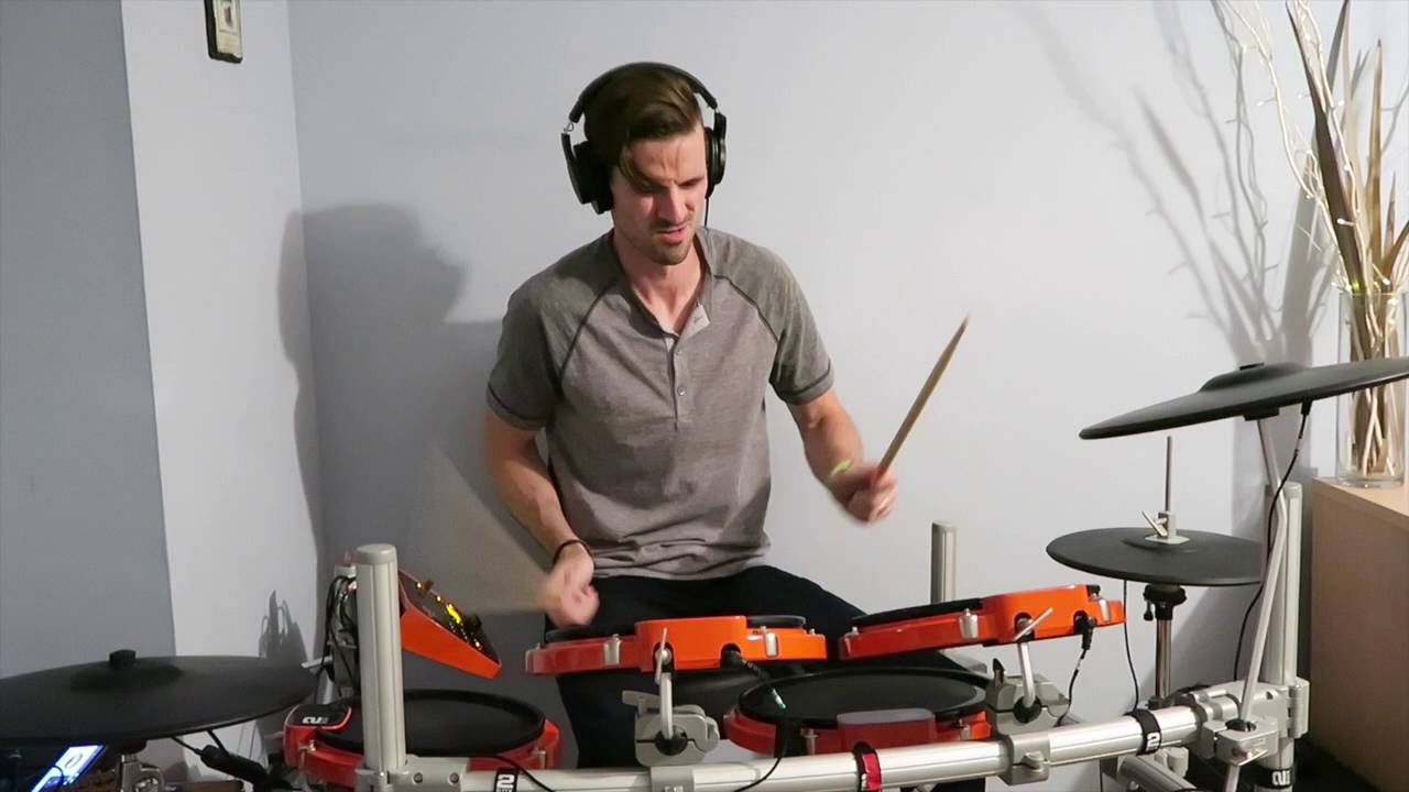 Drum improv to electronic music (Bluetech Somatic Serenade)