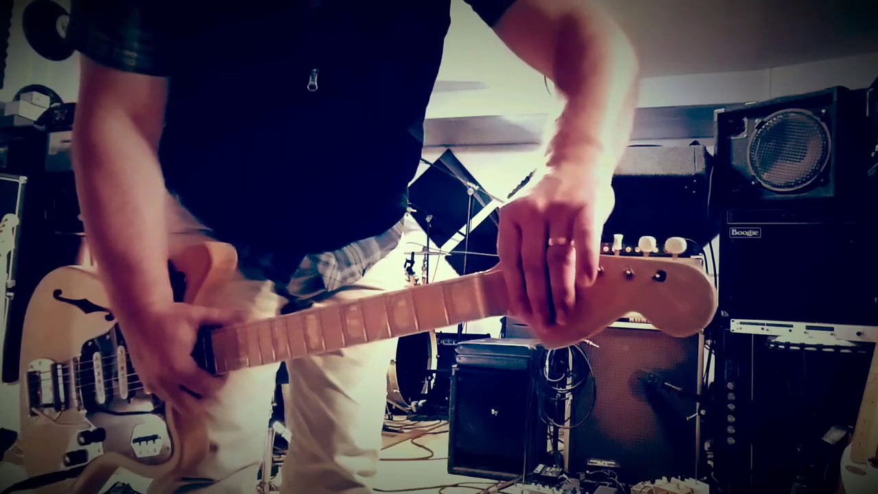 The C.J. Hinman JSG3 Thinline (JagStratGtr)