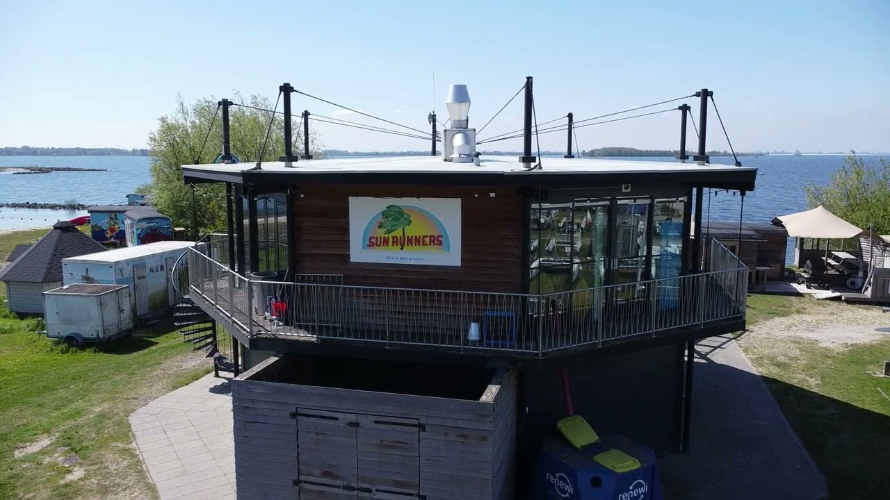 Almere Poort Strand 02 05 2022. Gemaakt met een DJI Mini 2