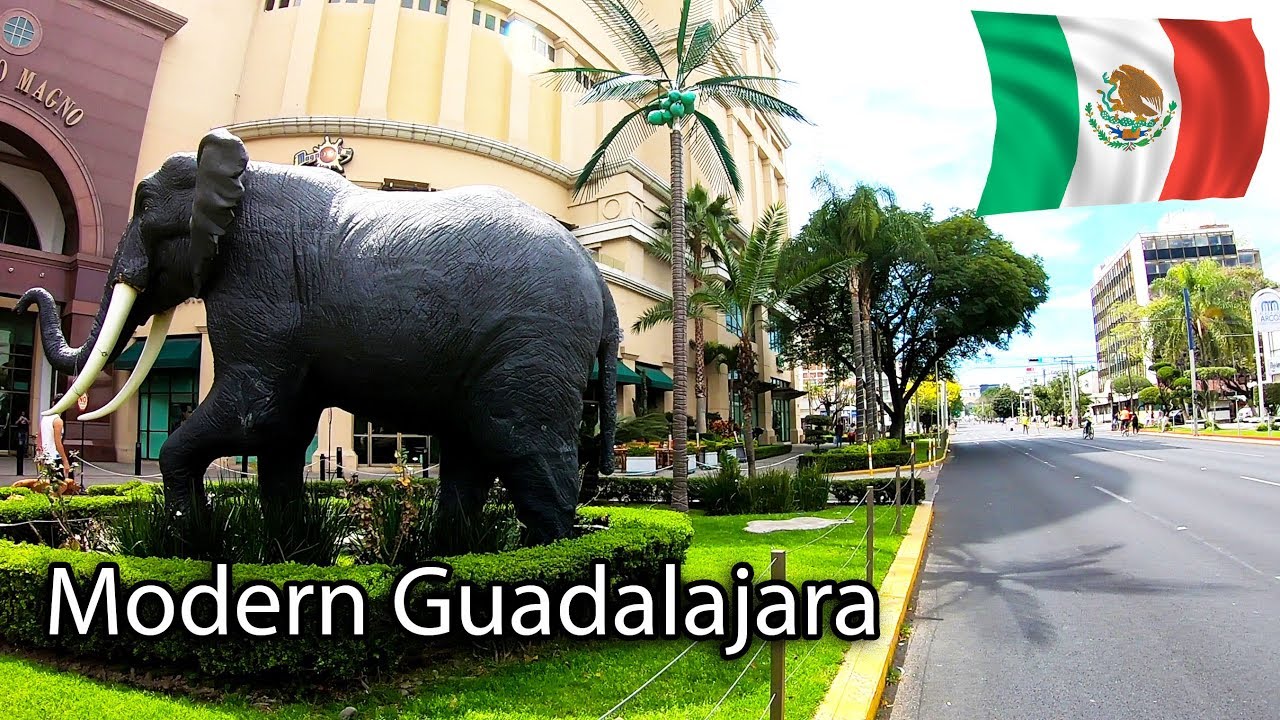 Modern Guadalajara Sunday Walk - Mexico 2018