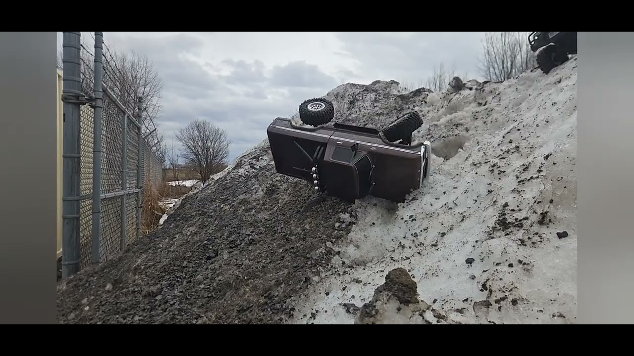 Fcx10 and Trx4 yard fun