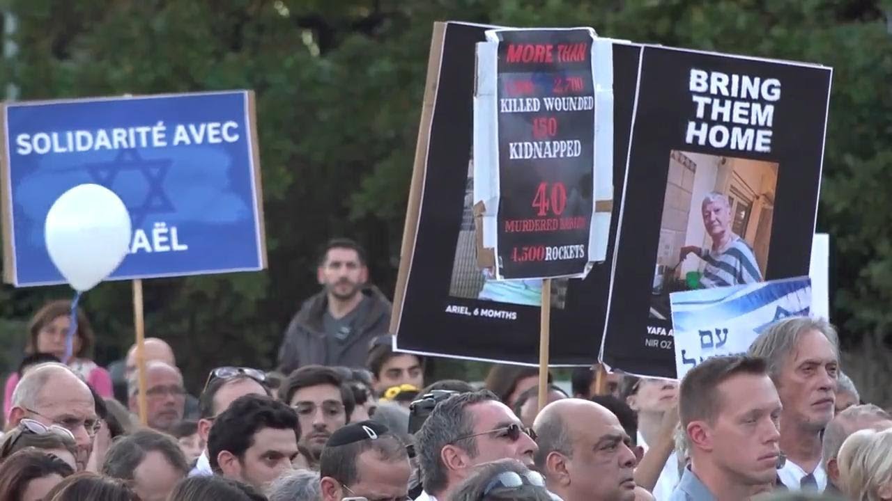 Hundreds of supporters of Israel rally outside UN offices in Geneva