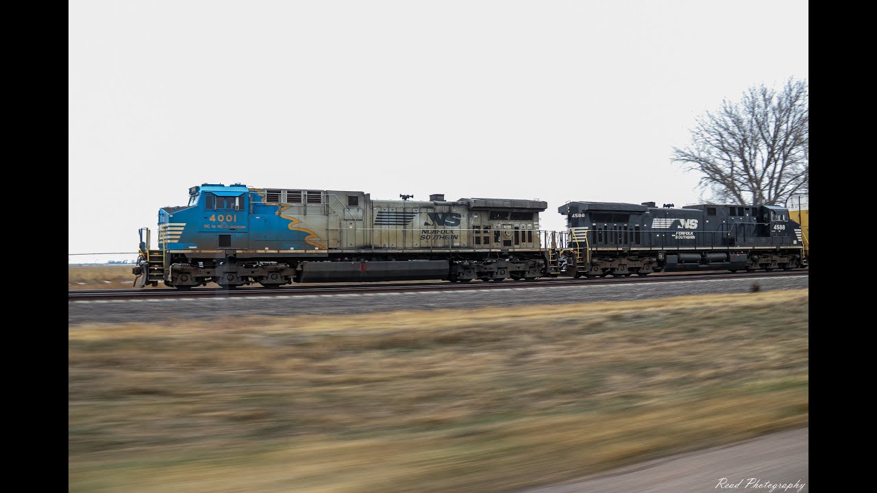 NS 4001 "Sonic Bonnet" Leading MPRNP across the Overland Route