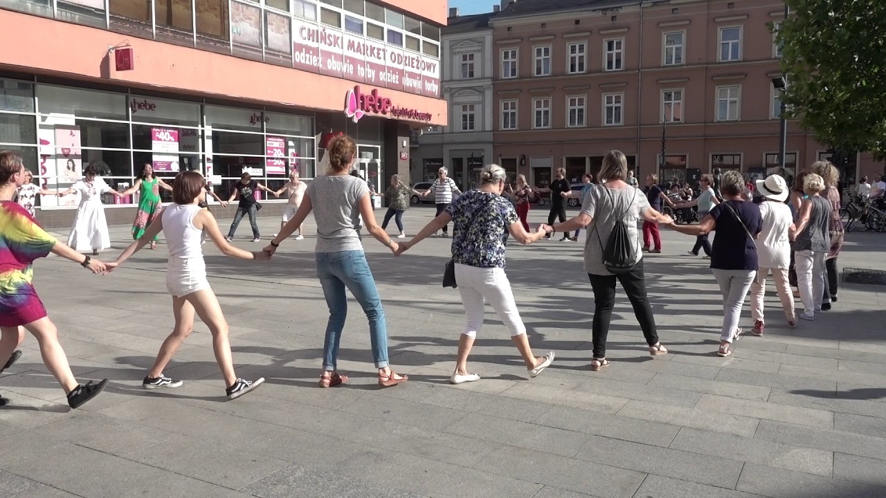 VALS L'AMITEE Friendship Waltz on the square in LODZ, POLAND with Ira Weisburd