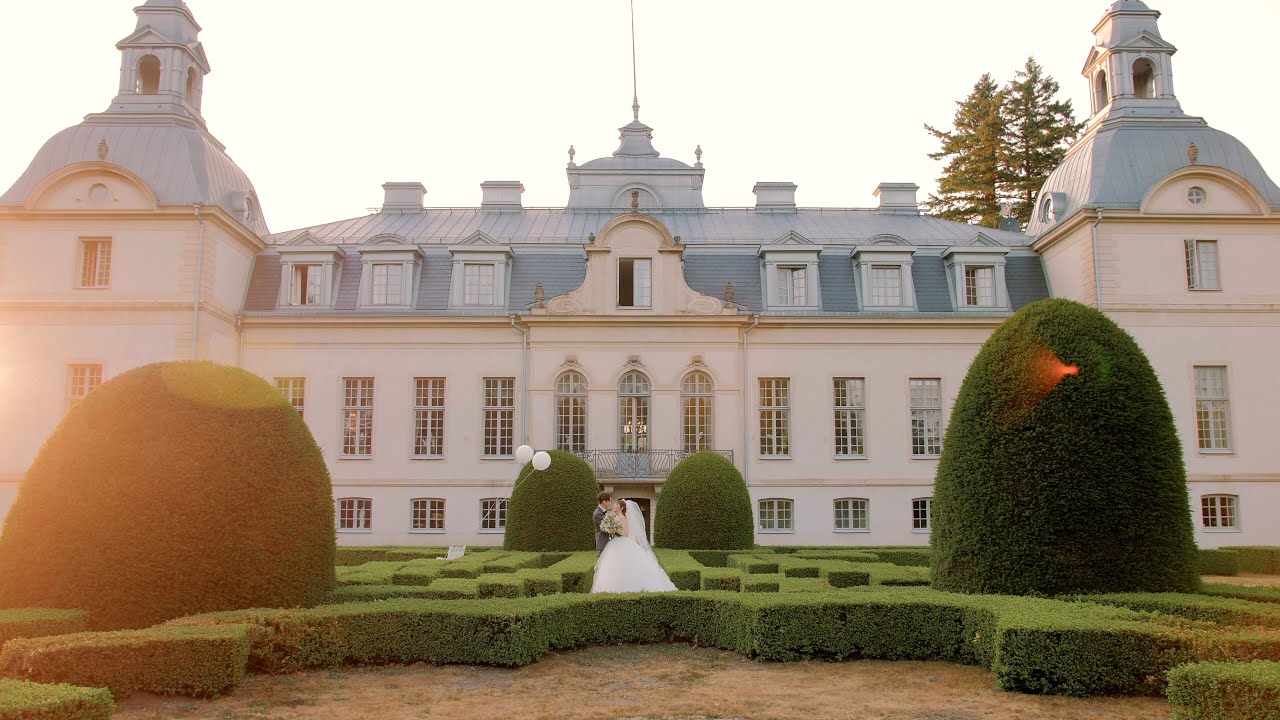 Axel and Chunshi | Wedding in Kronovall Castle, Sweden