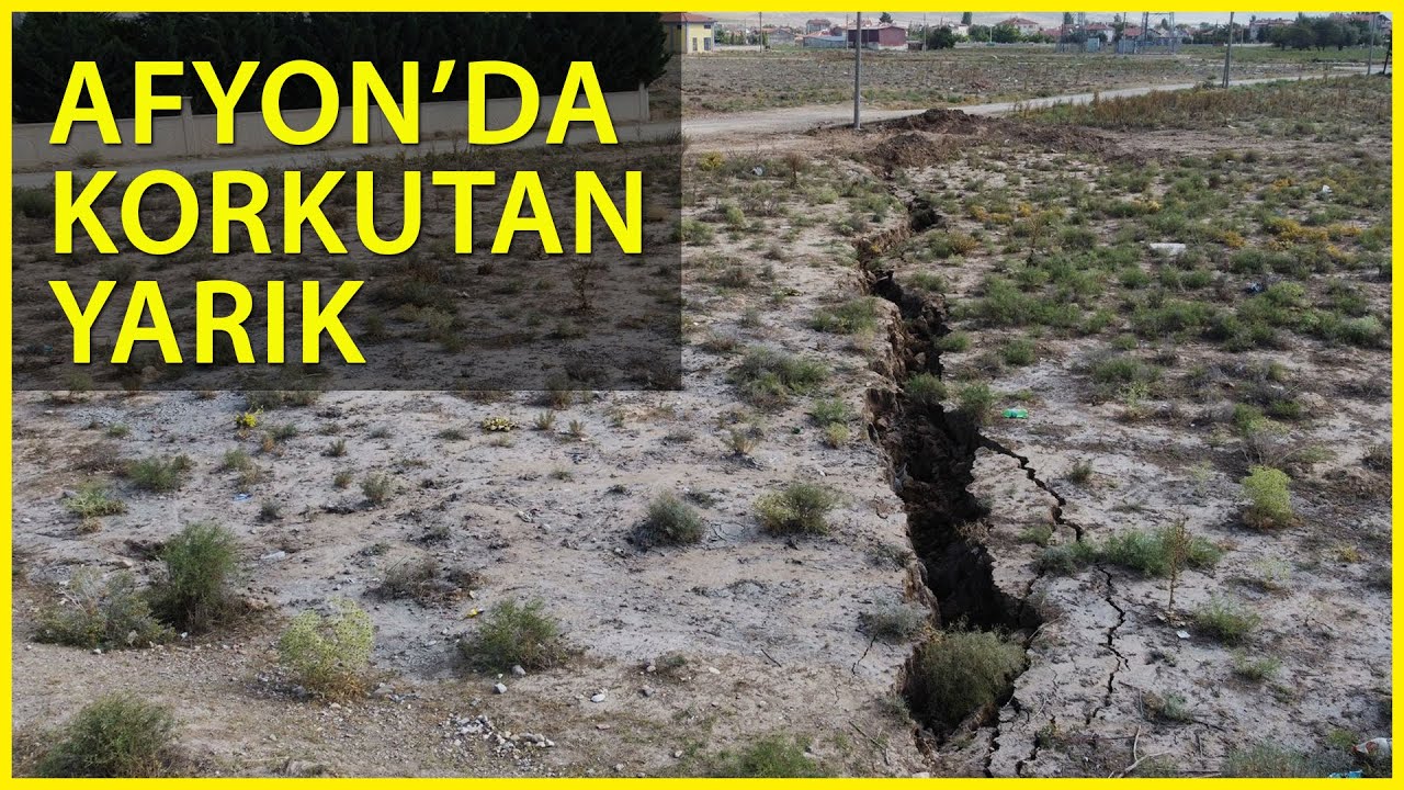 Bolvadin'de Korkutan Yarıklar