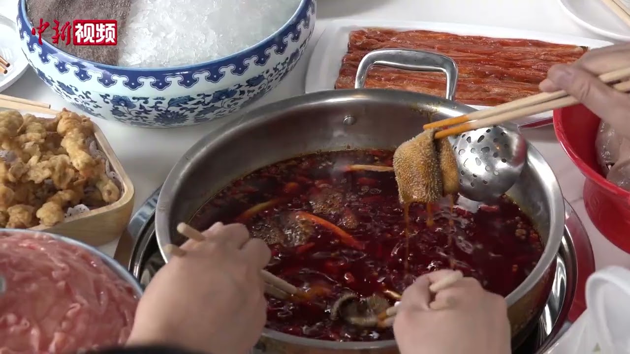 香港特首李家超：重庆和香港都是美丽之城和美食之都