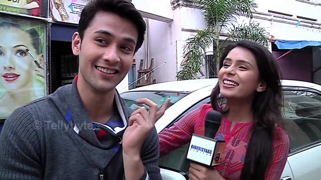 Sumit and Sonal aka Neil and Devyani Eye Lock Game
