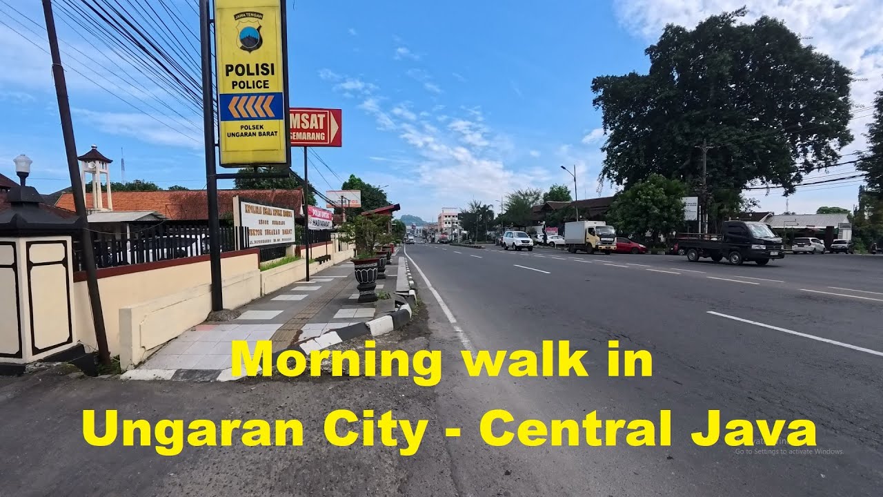 Morning walk di Jalan Diponegoro, Kota Ungaran, Jawa Tengah