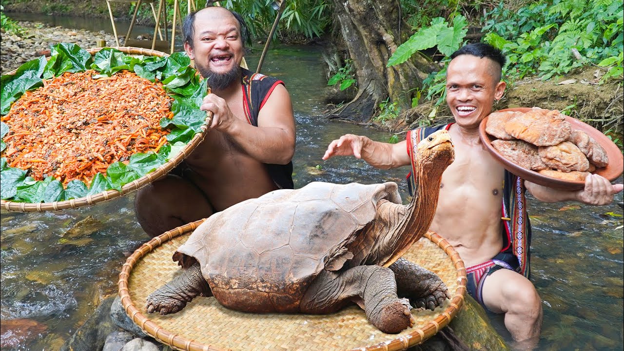 Cooking Whole Turtle | Recipe for Cooking Turtle and Wild Vegetable Salad | Dwarf Food