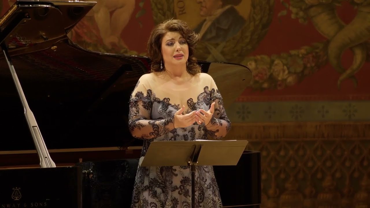 Hrachuhi Bassenz, Richard Strauss, 