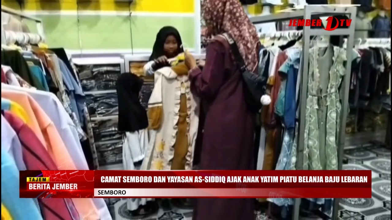 CAMAT SEMBORO DAN YAYASAN AS SIDDIQ AJAK ANAK YATIM PIATU BELANJA BAJU LEBARAN