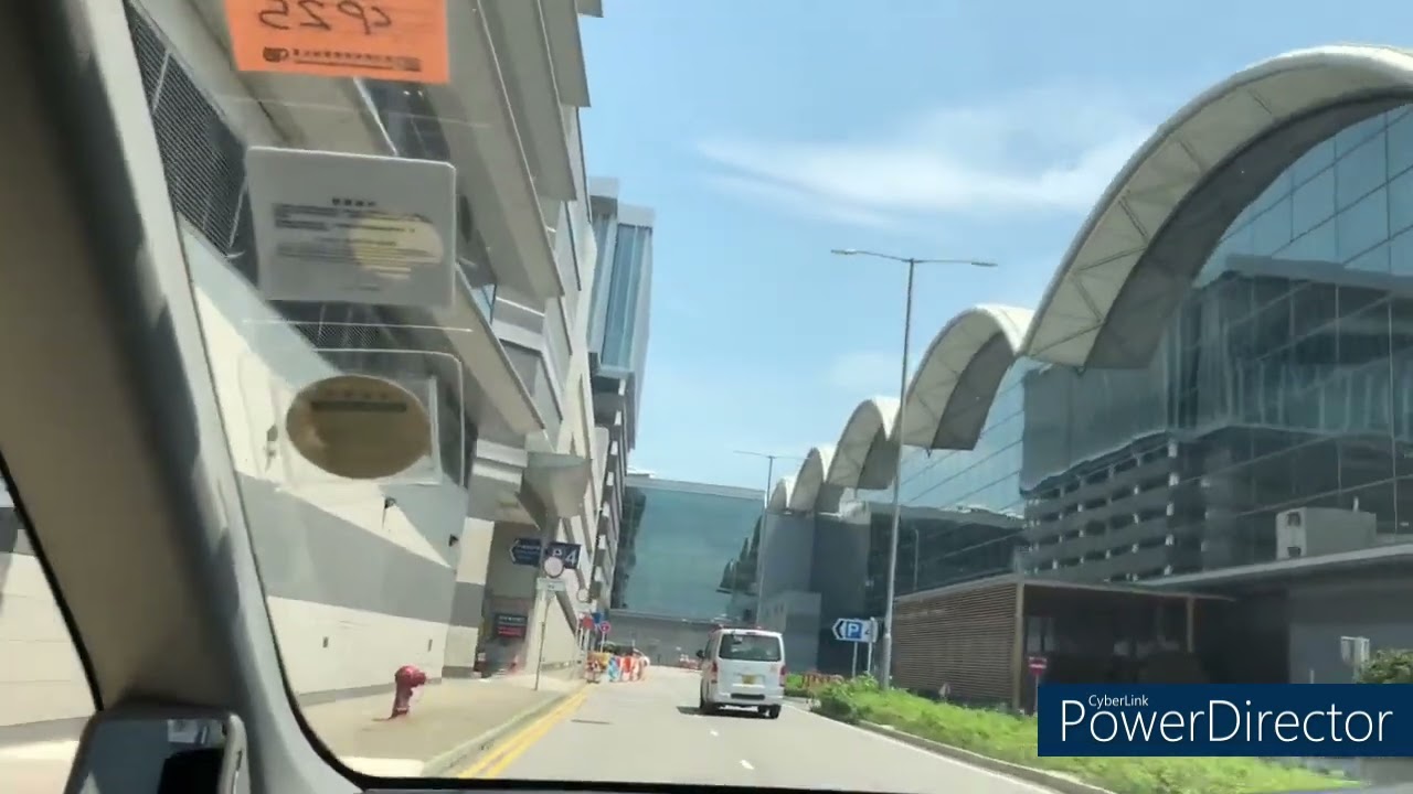 赤鱲角香港國際機場4號停車場(入-出)
