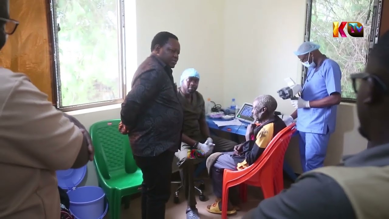 MGANGA MKUU WA MKOA SONGWE ATEMBELEA KAMBI MAALUM YA MATIBABU YA MACHO.
