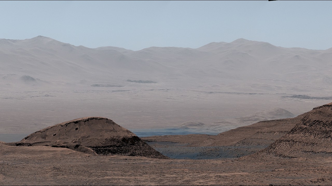 Аппарат Curiosity осмотрел край кратера Гейл, приблизившись к древнему руслу реки.
