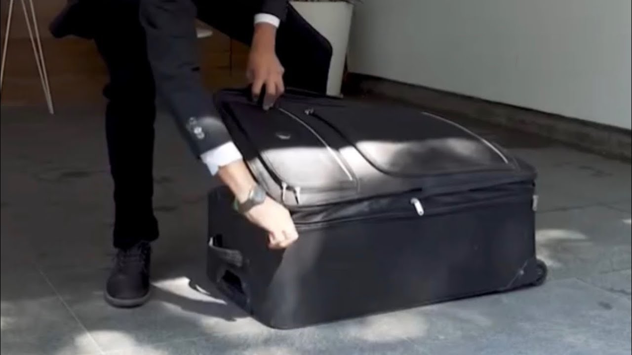 He took his mistress to his honeymoon by hidden her in a suitcase 