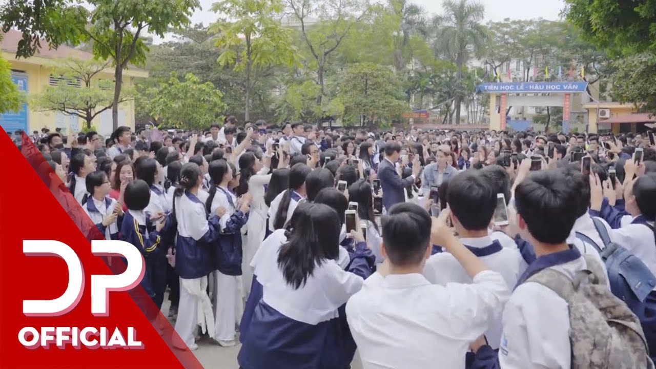 HỌC SINH VỠ OÀ KHI ĐỨC PHÚC ĐỘT KÍCH BẤT NGỜ NGÀY 20/11 - #NONODV (SPECIAL STAGE)