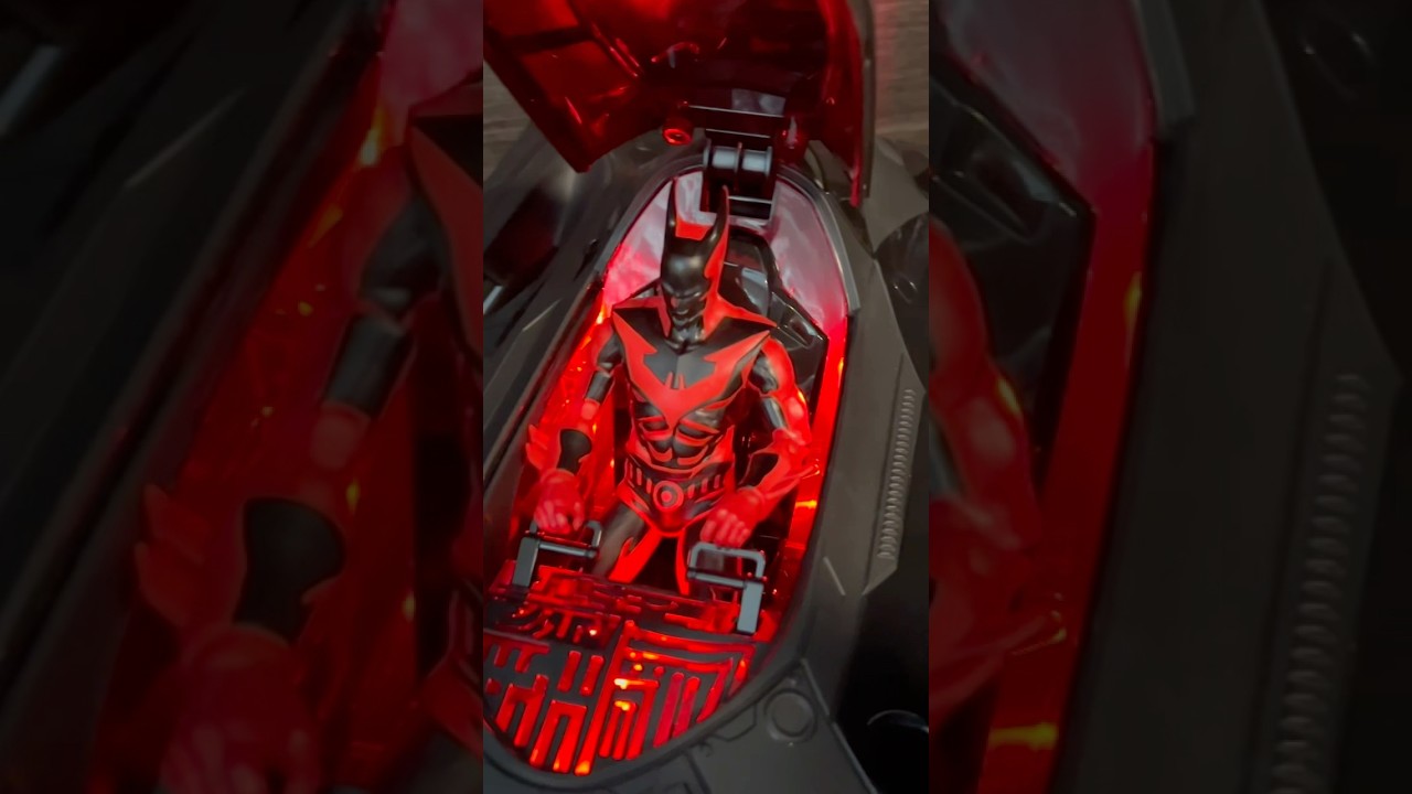 Batman & The Batmobile (Batman Beyond) #batman #dcmultiverse #mcfarlanetoys