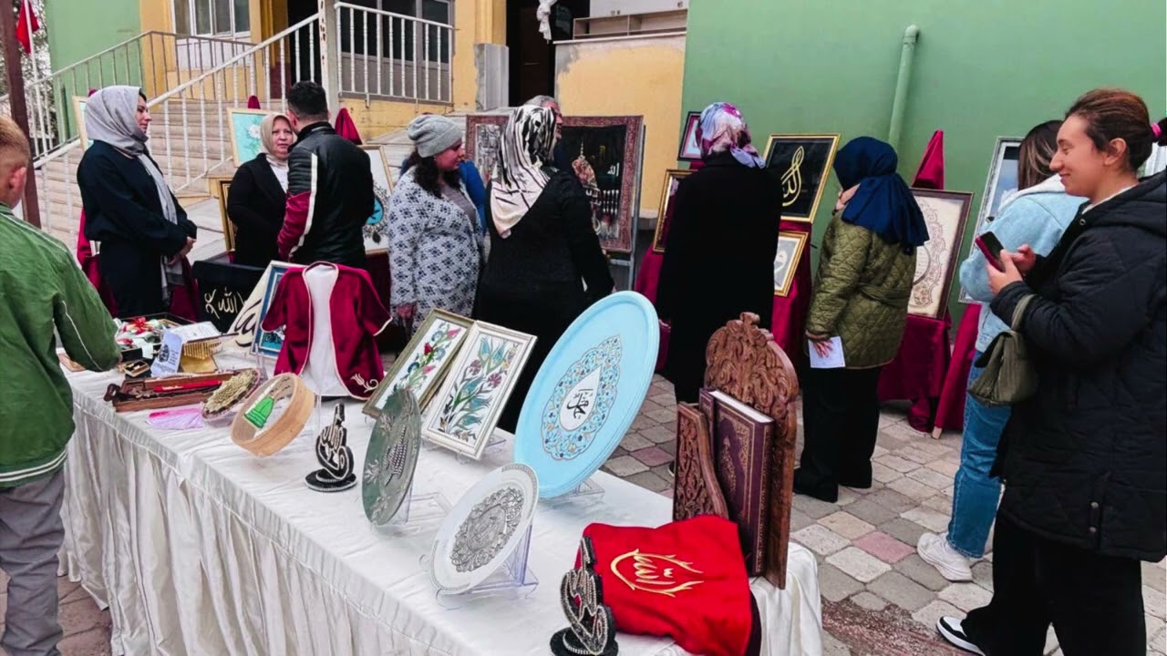 PEYGAMBER EFENDİMİZİN DOĞUMUNUN 1500. YILINDA “SANATIN DİLİYLE DEĞERLERİMİZ” KARMA SERGİMİZ AÇILDI.