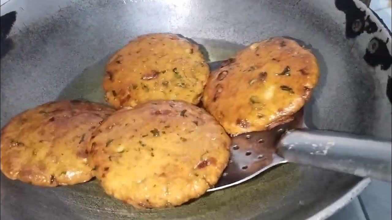 Raat Ki bachi Hui roti ka kabab kaise banaen tasty recipe 😋😋