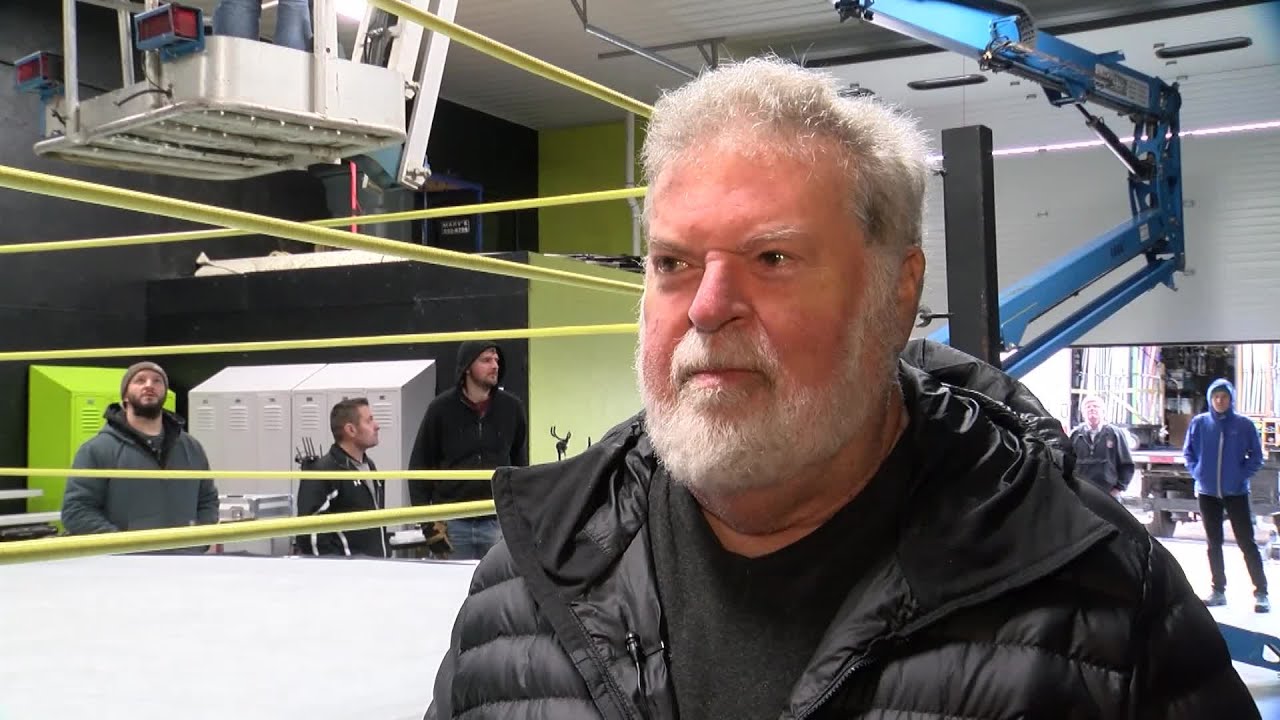 Cinematographer Dean Cundey