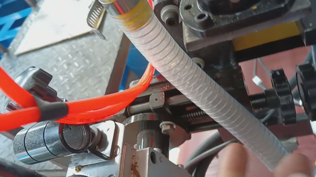 Double wire submerged arc welding head