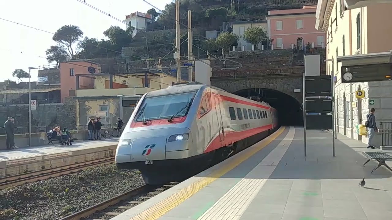 Cinque Terre: Trains/Züge/Treni - Riomaggiore, Manarola & Monterosso (Frecciargento, Intercity etc)