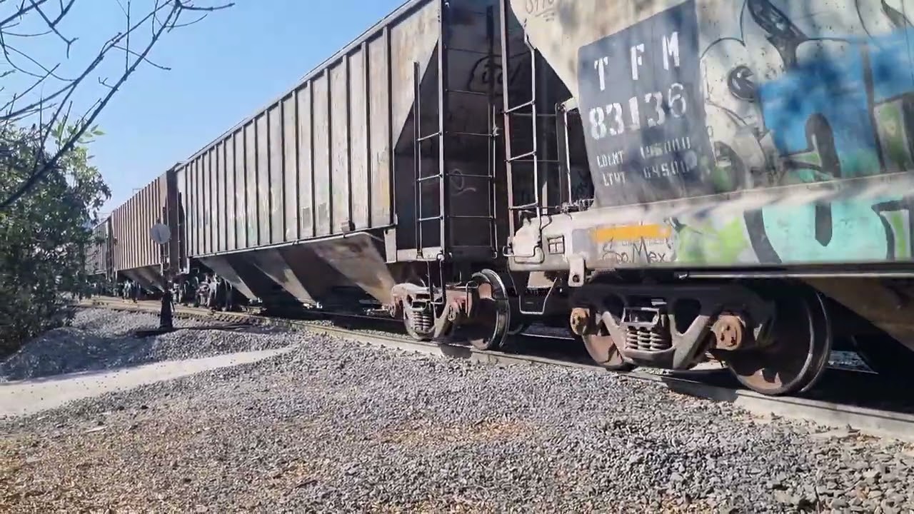 TFVM 1109 1108 3127 SERVICIO HUEHUETOCA HACIENDO MOVIMIENTOS EN PURINA LINEA A 