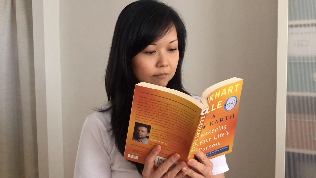 a new earth by eckhart tolle | this is what i did daily to help build my presence + awareness muscle