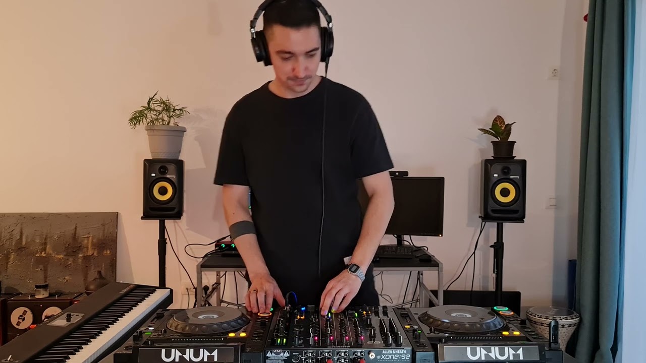 Minimal House - Warm-Up Mix | by Adrian Frida