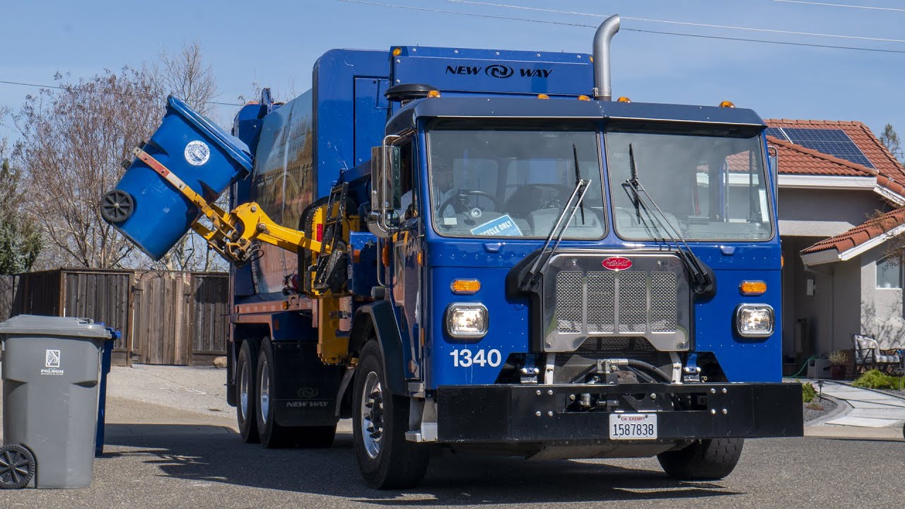 Peterbilt 520 New Way Sidewinder Side Loader Garbage Truck