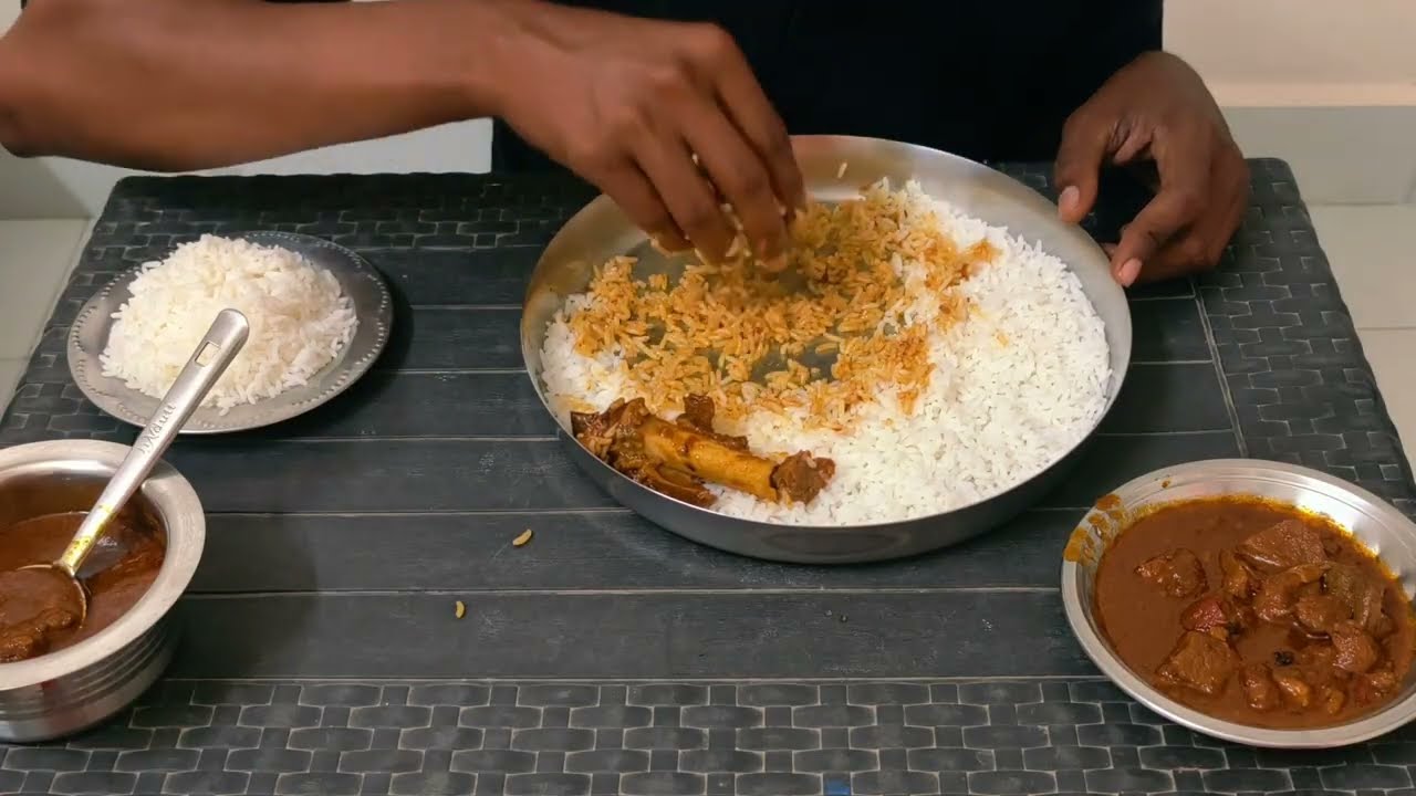 Mutton gravy ASMR eating food #muttonrecipes #muttoncurry #muttongravy #eatingsounds #eating #asmr 