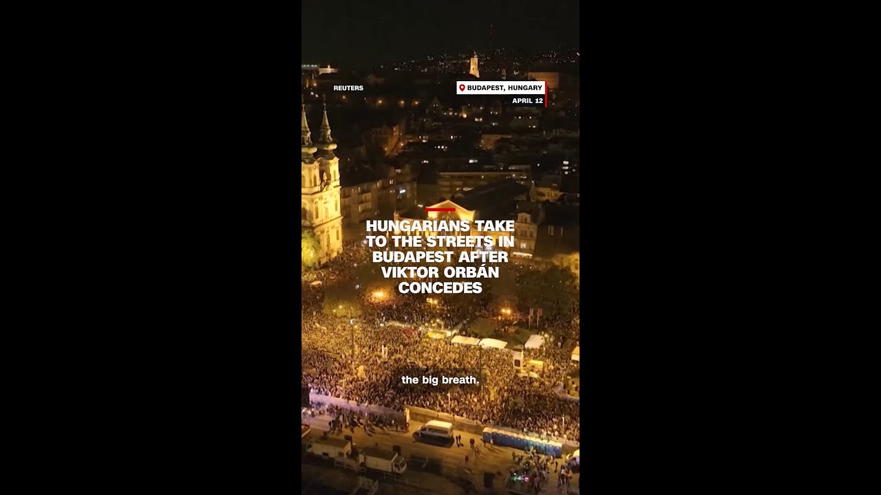 Венгры вышли на улицы Будапешта после того, как Виктор Орбан признал поражение.