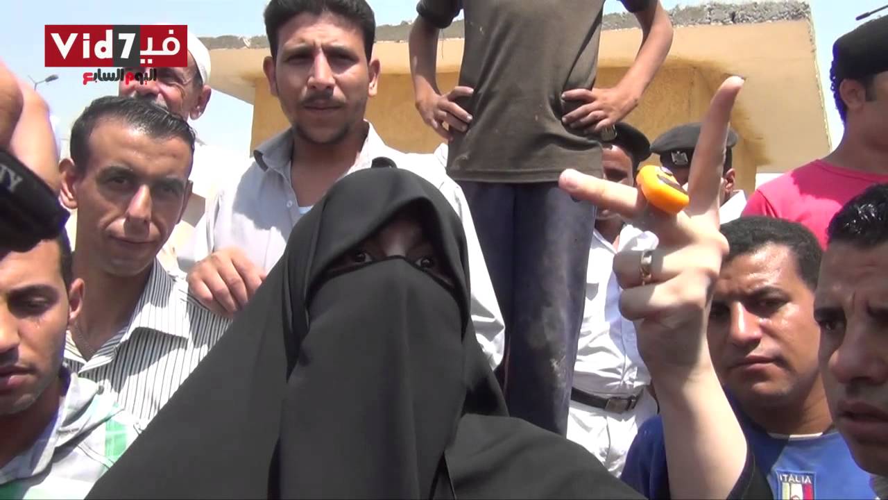 بالفيديو  خديجة الشاطر  زرت والدى فى طرة وشاهدت فبركة الاحتفال بخروج مبارك