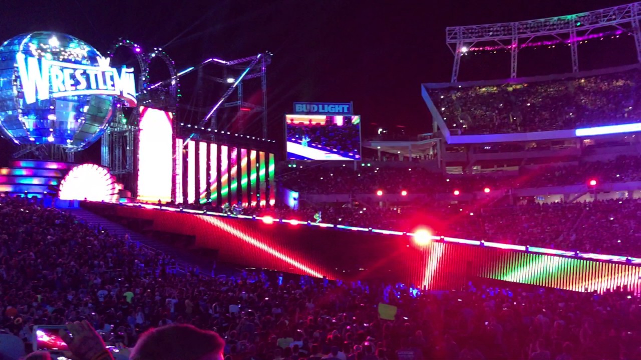 WRESLEMANIA 33 Naomi Entrance LIVE