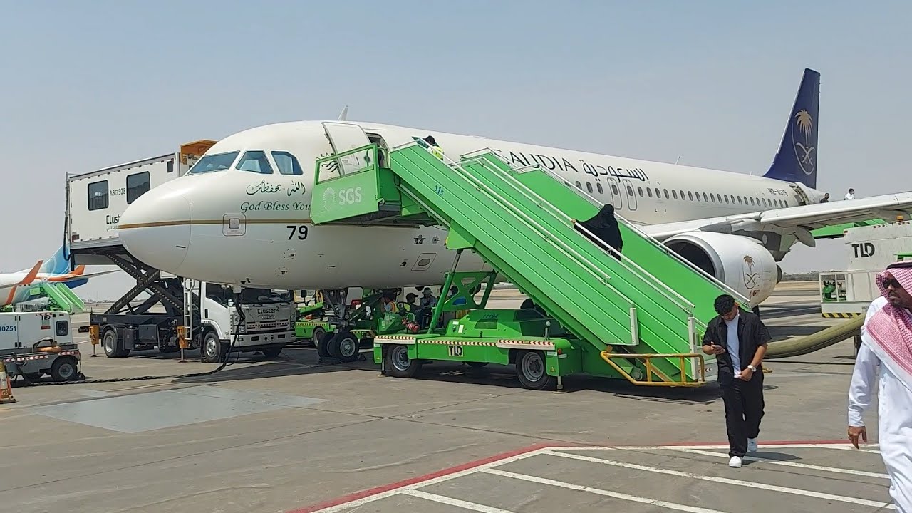 اقلاع السعودية من جدة والهبوط في جيزان