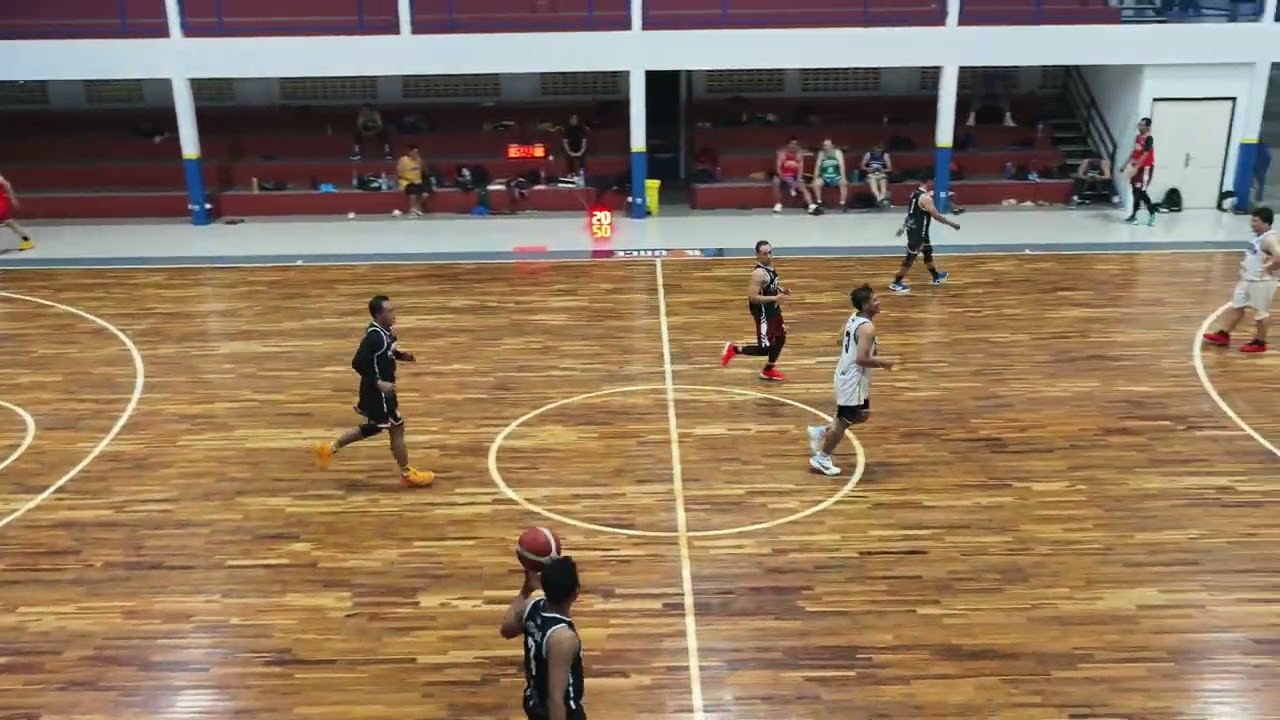 FINAL JURU KUNCI : HITAM vs PUTIH