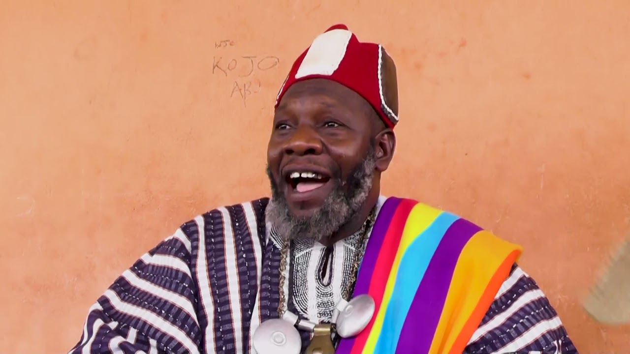 Bunkpurugu Chief, Alhaji Abuba Nasinmong address the the women and the Moba peoples..